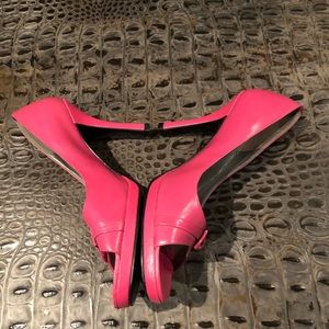 EUC!! Adorable BCBGirls Pink Heels!!